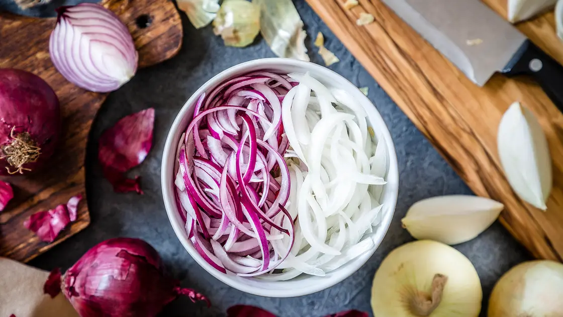 6 فوائد صحية مهمة لتناول البصل النيئ... ما هي؟