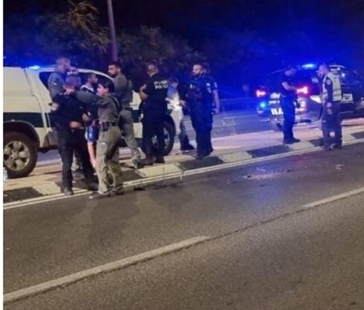 إصابة 4 من أفراد الشرطة بجروح طفيفة جراء اعتداء دهس في منطقة الشارون