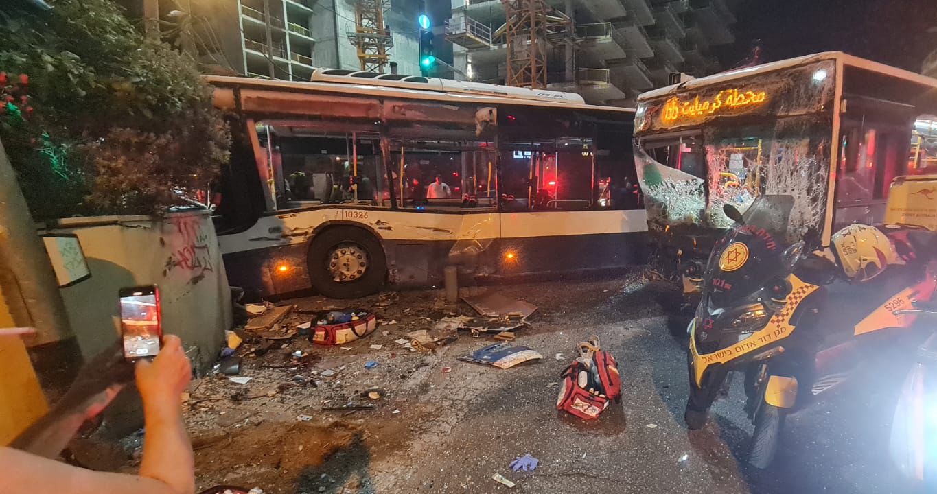 مصرع خالد طه من كفرمندا واصابة 9 اخرين بحادث طرق بين شاحنتين في تل أبيب